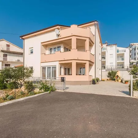 Appartement In 13779 *