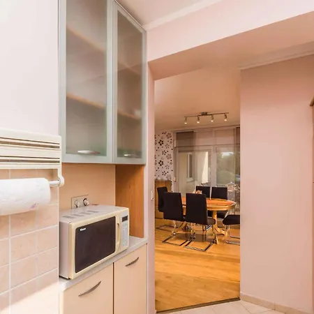 In 13779 Apartment *