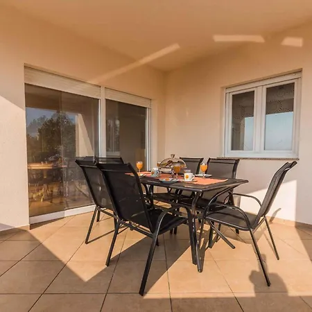 Apartment Crikvenica, Vinodol 11 *