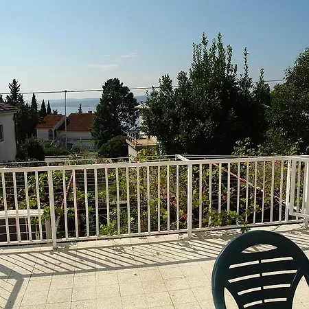 Lägenhet In 13779 *