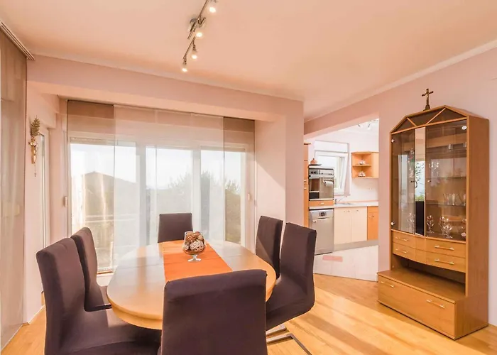 Apartament In 13779